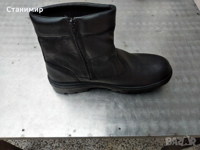 Продавам Боти