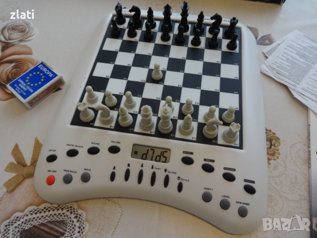 Продавам електронен шах Talking Chess Academy с обучителна гласова система, снимка 3 - Шах и табла - 53886274