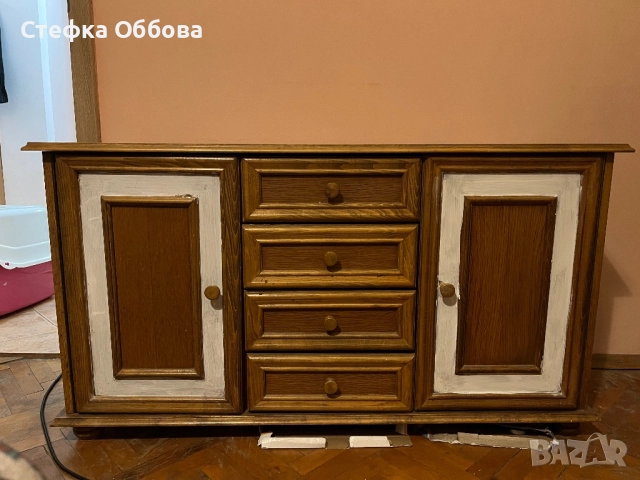 Масивен шкаф