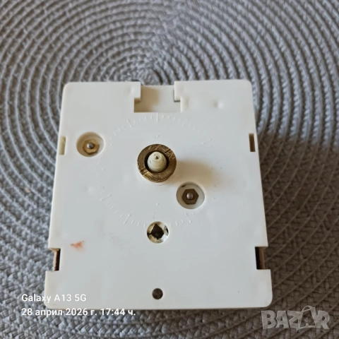 Лот часовници и механизми, снимка 6 - Други - 53464129