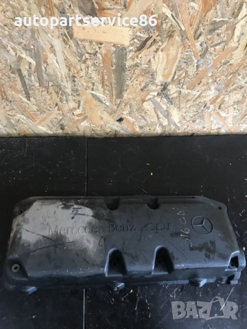 Горен пластмасов капак на двигател за Mercedes Sprinter 316 2.7 CDI OM612 A6460160424, снимка 2 - Части - 54178505