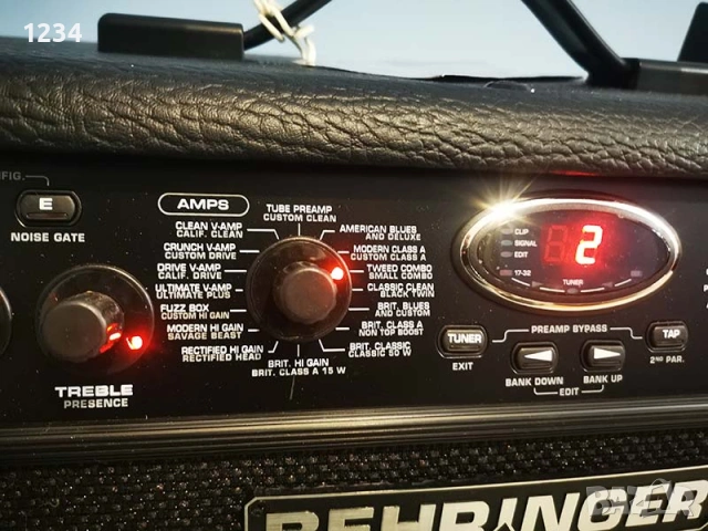 Усилвател за китара кубе berhinger V-ampire LX112 120W вградени ефекти, снимка 4 - Струнни инструменти - 54015476