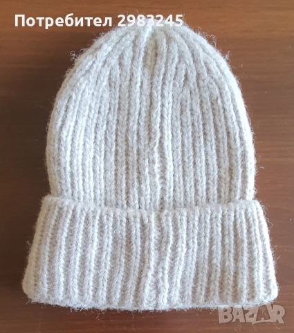 Дамска сива зимна шапка, снимка 2 - Шапки - 52348474