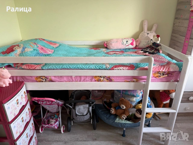 Високо единично легло със стълба