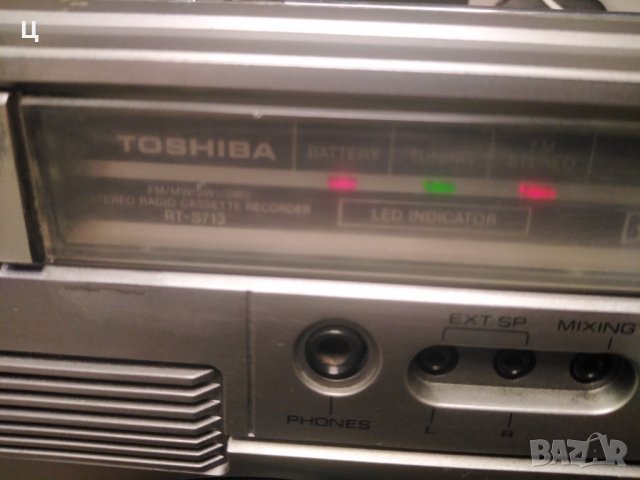 Ретро радиокасетофон Toshiba RT-S713, снимка 2 - Радиокасетофони, транзистори - 35236004