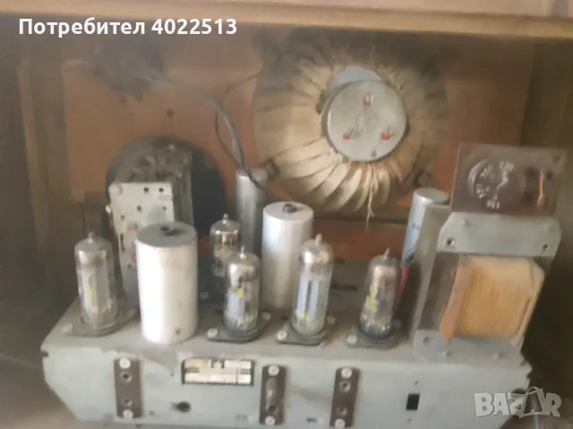 Продава ретро радио, снимка 5 - Антикварни и старинни предмети - 51937507