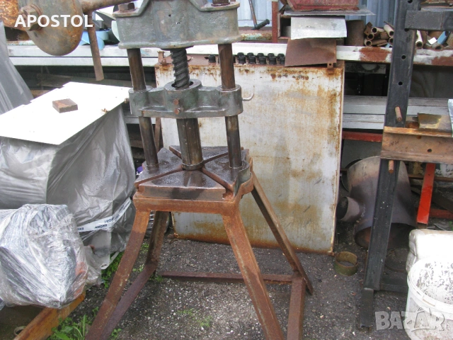 Винтова преса, снимка 2 - Други машини и части - 54138347