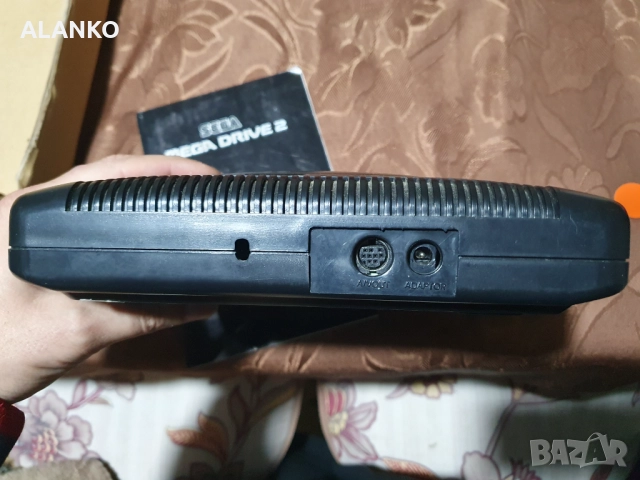 Оригинална Sega Mega Drive 2 Japan MK-1631-07 Пълен комплект, снимка 5 - Други игри и конзоли - 52921826