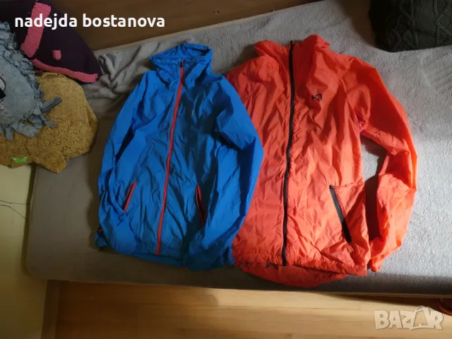 продавам лот от две ветровки в синьо и оранжево