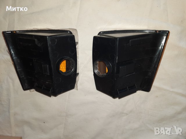 Чисто нови  дясни мигачи за Фолксваген Пасат B3, снимка 2 - Части - 38330993