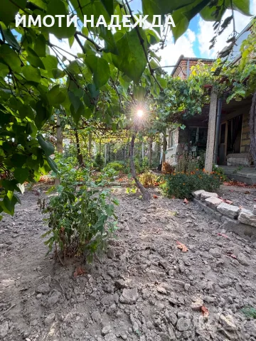 Къща в гр. Нови пазар, снимка 8 - Къщи - 56465440
