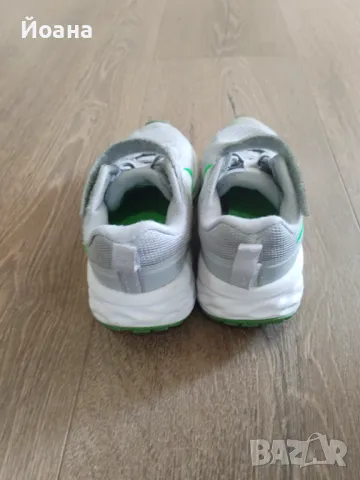 Детски маратонки Nike, снимка 3 - Детски маратонки - 49219314