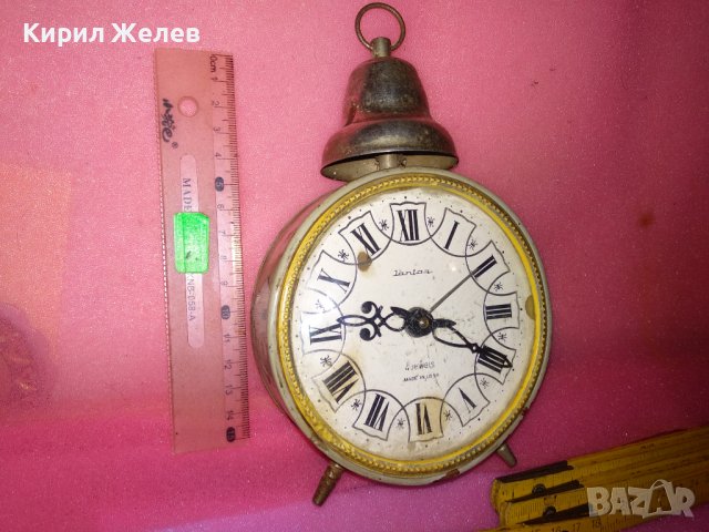 JANTAR MADE in USSR Стар РУСКИ БУДИЛНИК МЕХАНИЧЕН НАСТОЛЕН ЧАСОВНИК ЯНТАР СССР 43630