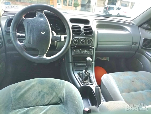 Рено Лагуна 2.0 Бензин На части, снимка 13 - Автомобили и джипове - 51398752