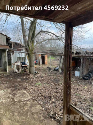 Къща с голям двор в с. Брестовица, снимка 4 - Къщи - 54026604