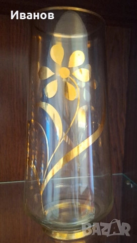 Продавам ретро стъклени позлатени вази