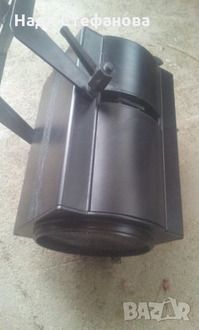 два професионални, сченични, студийни прожектора за представления, магазини REGGIANI , снимка 9 - Светкавици, студийно осветление - 29427320