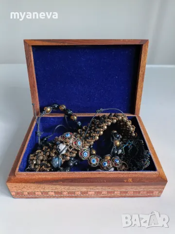 Кутия за бижута от Индия. Дървена с кадифе и богата орнаментика. , снимка 2 - Други - 48788332
