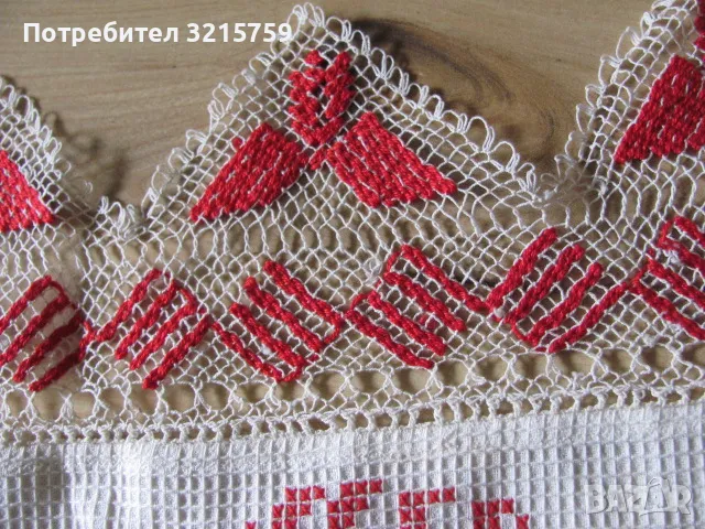 Стара кърпа,ръчна бродерия и ръчно плетена дантела, снимка 4 - Антикварни и старинни предмети - 48929472