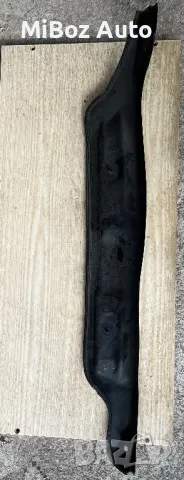 Панел в коша на двигателя Фолксваген Голф 5 VW Golf