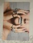 Постер / плакат "женско лице с пръстени", снимка 1