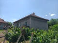 Продавам къща в село Остров, снимка 1