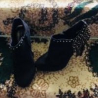 Дамски обувки(тип боти), снимка 1 - Дамски боти - 32133925