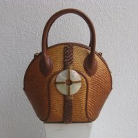 маркова дамска чанта със седеф , снимка 1 - Чанти - 30256101