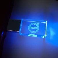 Светеща УСБ USB flash флаш памет стъкло с емблема на марка кола автомобил джип мотор + Подарък, снимка 18 - Аксесоари и консумативи - 30945988