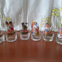 Ретро стъклени чаши с детски мотиви , снимка 1 - Антикварни и старинни предмети - 42225001
