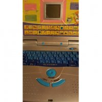  лаптоп с батерии на английски, снимка 1 - Електрически играчки - 31111166
