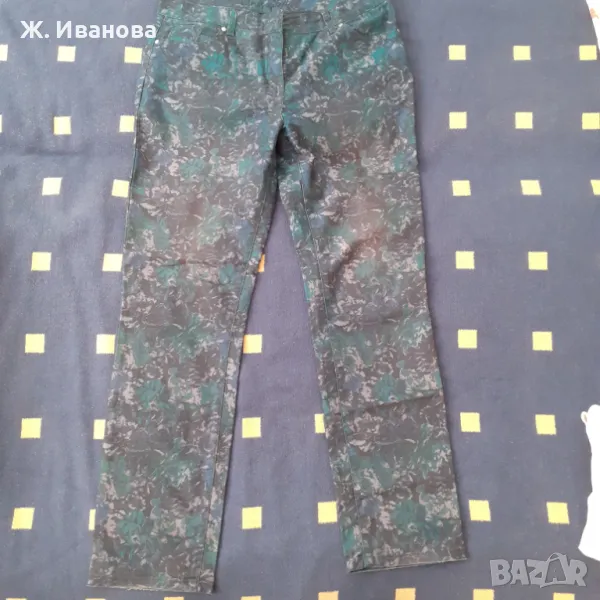 Продавам дамски шарен панталон, размер 42, снимка 1