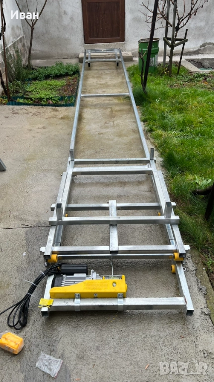 Мобилна хаспел стълба под наем, снимка 1