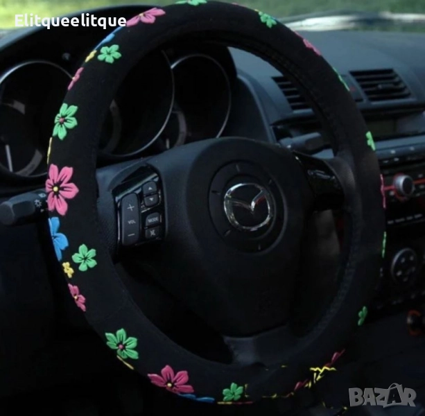 Дамски калъф за волан – Черно кадифе с апликации цветя, снимка 1