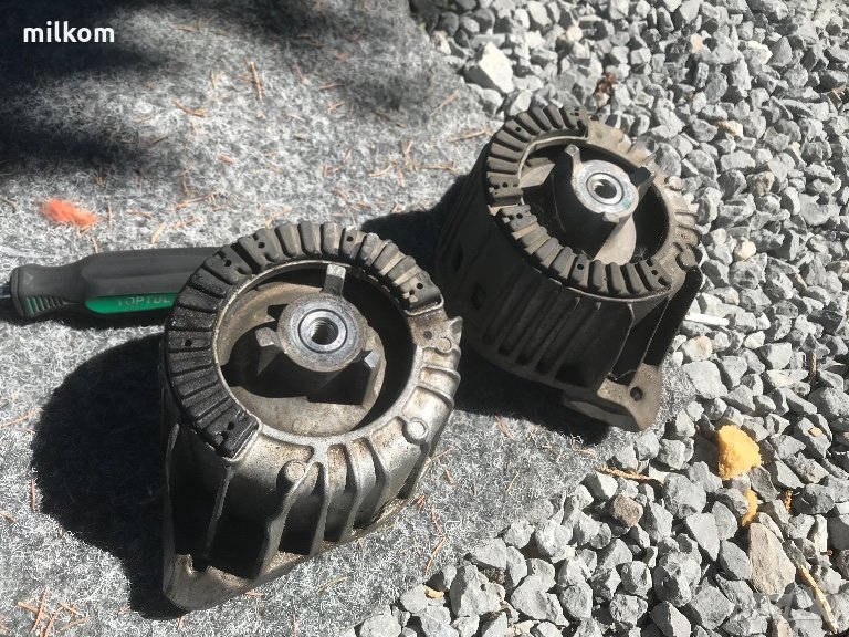 Тампон двигател мерцедес Ом651 мотор w204 ц класа w212 е класа, снимка 1