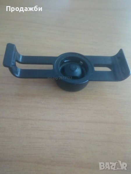 Рамка за окачване на Гармин навигатор, снимка 1