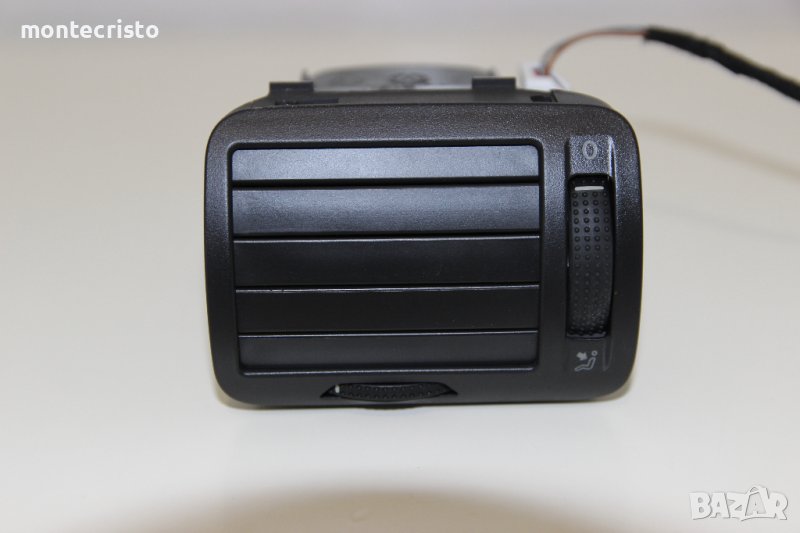 Лява странична розетка VW Passat B5 (1997-2000г.) ляв въздуховод / 3B0 819 703 D / 3B0819703D, снимка 1