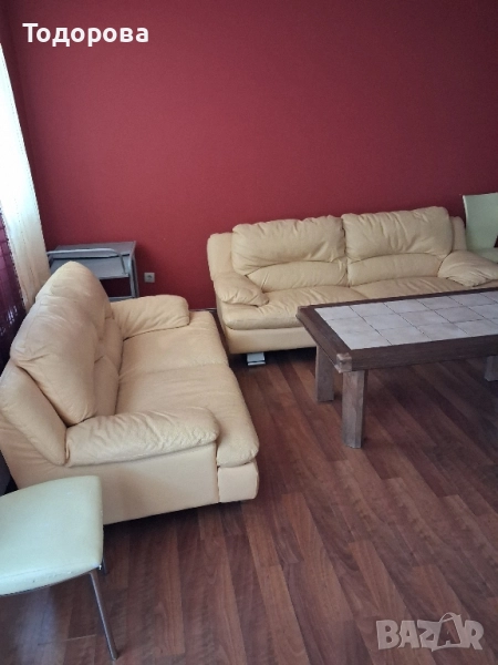 СПЕШНО Продавам италианска кожена гарнитура 2-ка и 3-ка, снимка 1