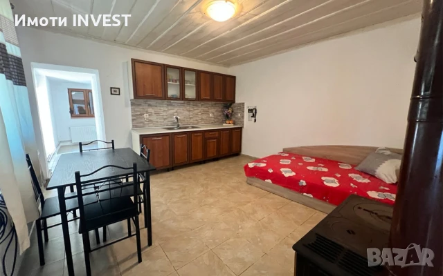 Тухлена Къща В Центъра На С. Здравец – 8670, снимка 5 - Къщи - 50601061