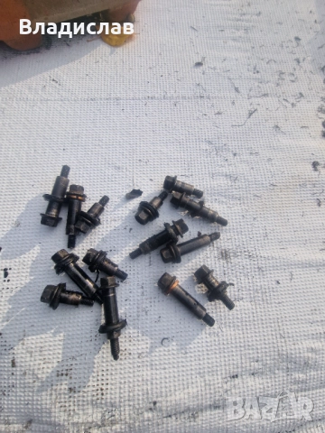 Болтовете за главата на Киа Джойс , снимка 2 - Части - 52137064