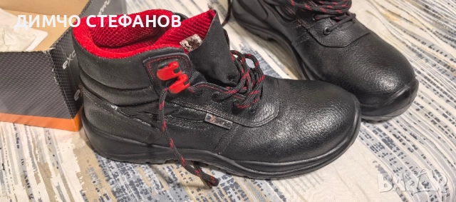 Работни обувки с метално бомбе 42 номер