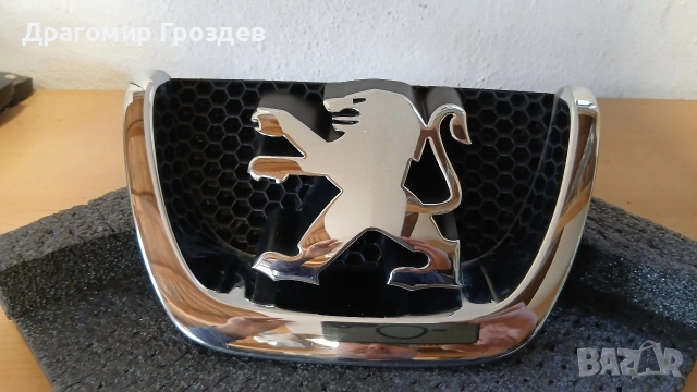 Предна емблема (лого) за Peugeot 3008, 5008 / Пежо 3008, 5008 (2009-2013), снимка 3 - Части - 53973660