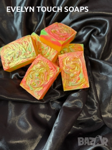 Домашен сапун с аромат на печена ябълка 🍎🍊портокал и канела, снимка 4 - Козметика за тяло - 52567619