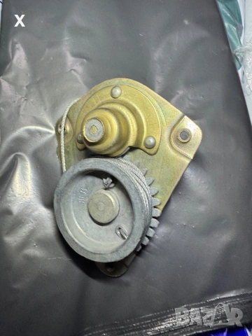 Стъклоповдигач ЛЯВ Москвич нов СССР