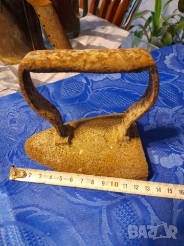 Антична ютия и картини 