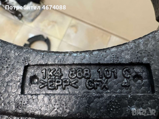 Ляв и десен стиропор околу говорителите на Жета Голф Jeta Golf 5 само за 20лв. 1K4868101C 1K4868102C, снимка 4 - Части - 52736526