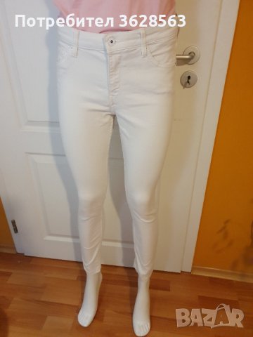 Бели дамски дънки