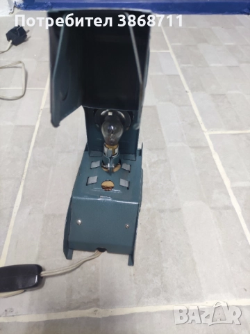 Прожекционен апарат от соца, снимка 3 - Антикварни и старинни предмети - 51515261