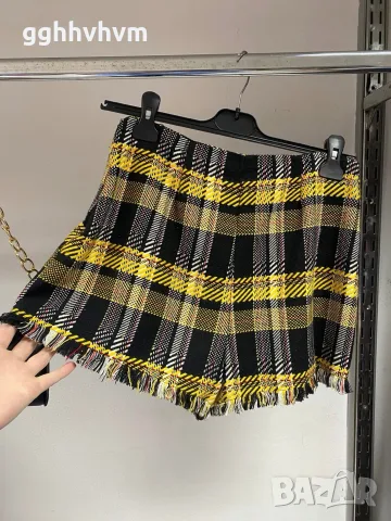 Пола панталонки на Bershka
, снимка 3 - Поли - 56145094