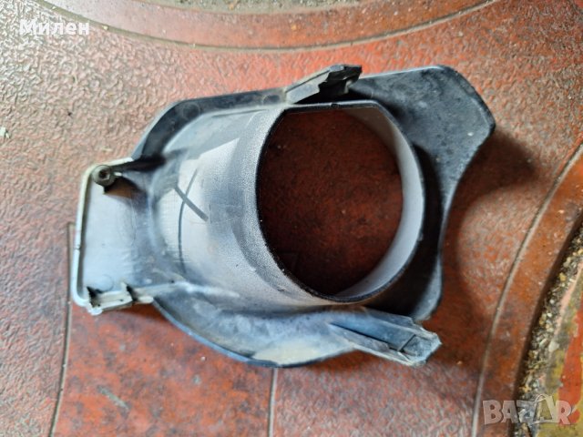 Дясна Декоративна Решетка Около Халогена Форд Рейнджър  2012-2015 Година  Ford Ranger , снимка 5 - Части - 42201094